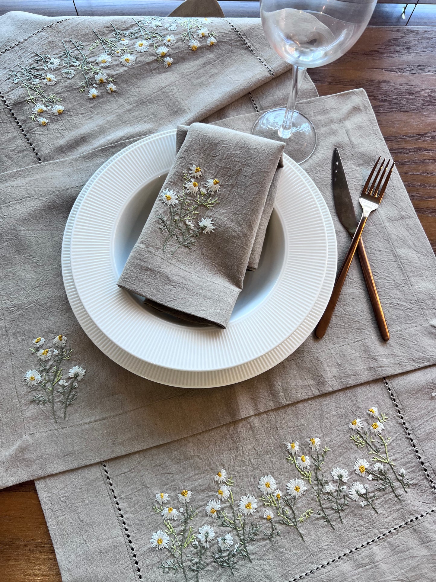 Pahari Dainty Daisy Napkin set